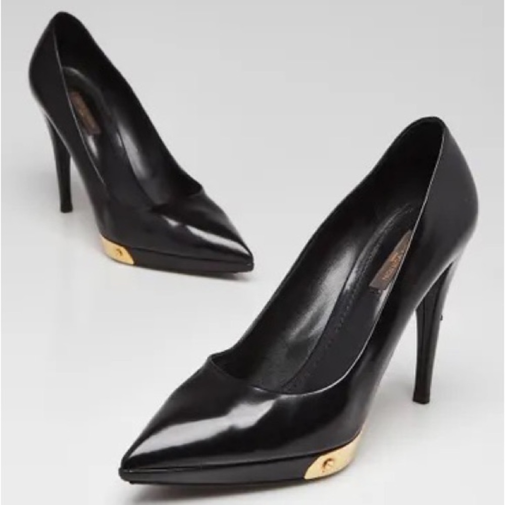 Louis Vuitton Black Glossy Leather Sensual Pumps